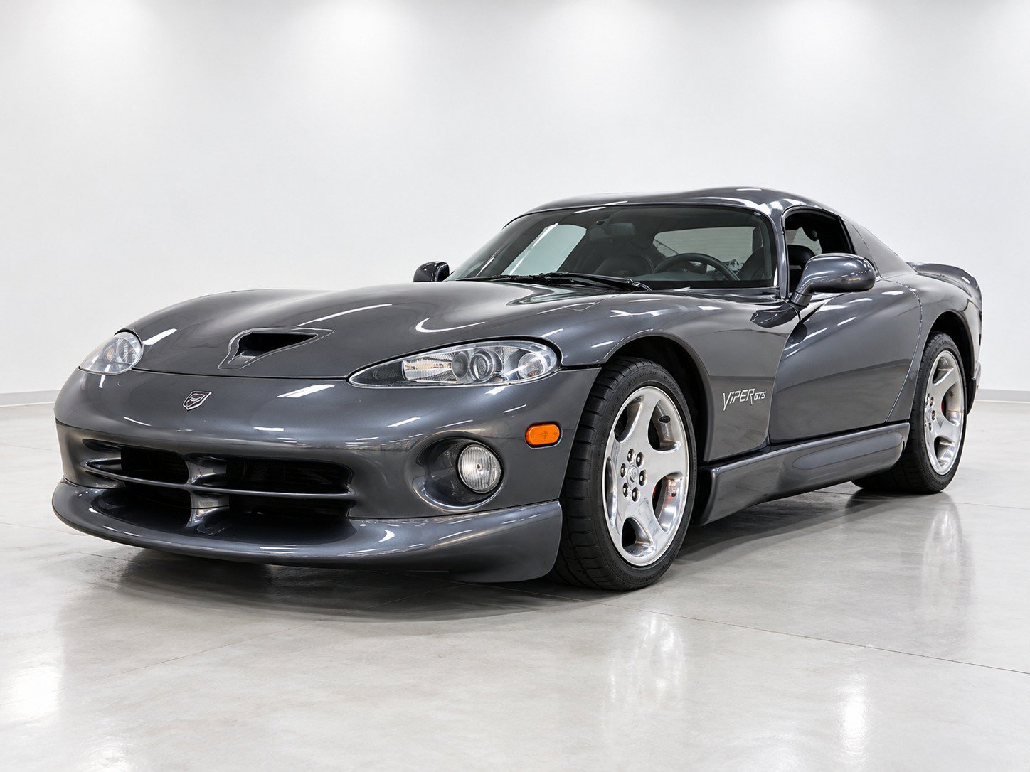 Used 2002 Dodge Viper GTS RWD image 1