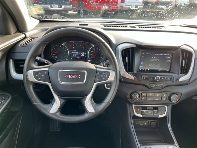 Used 2024 GMC Terrain SLE image 11