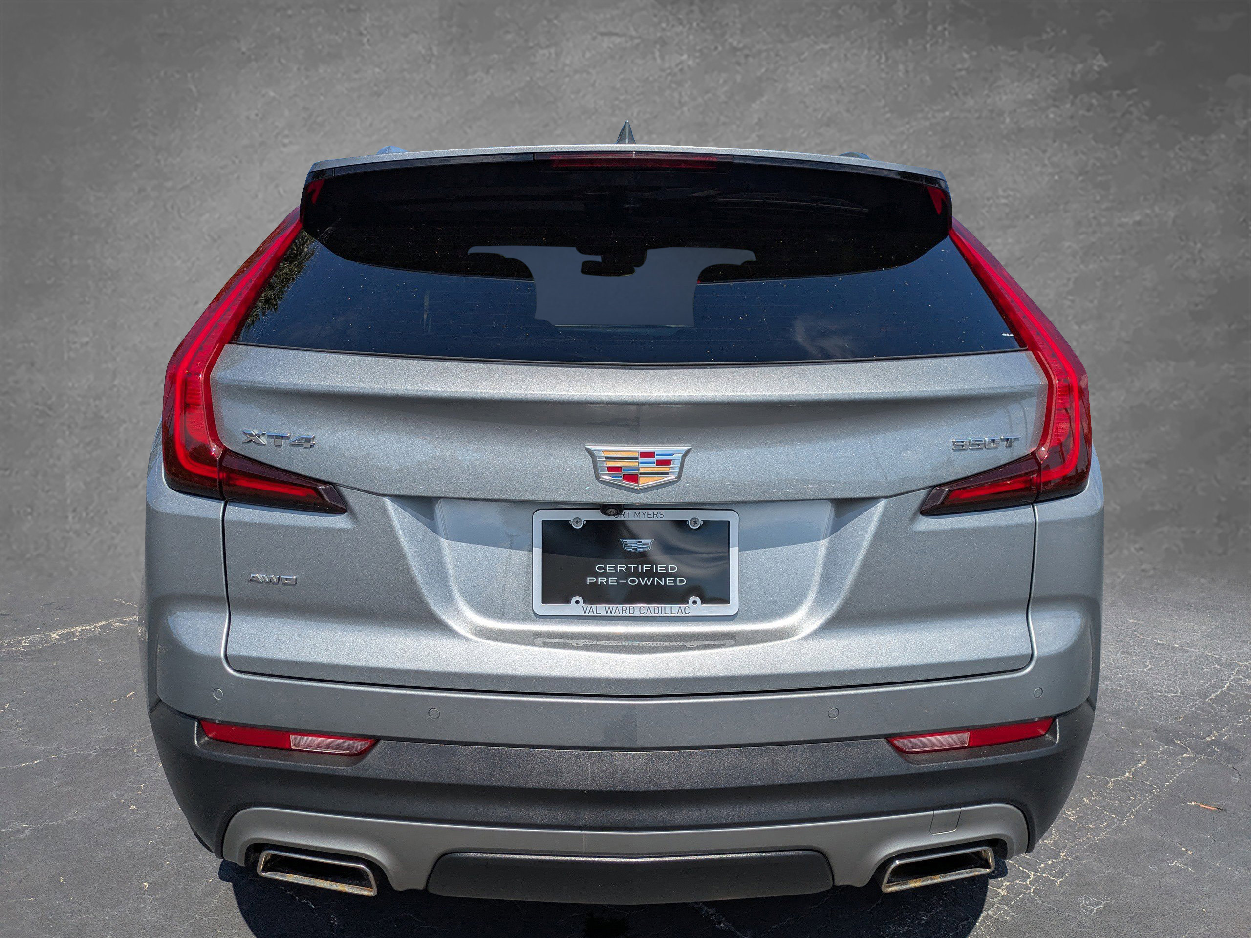 Certified 2023 Cadillac XT4 Premium Luxury w/ Technology Package AWD/4WD image 5