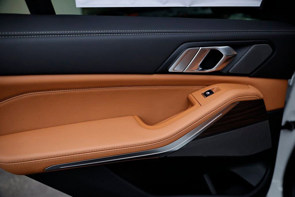 New 2026 BMW X5 xDrive40i w/ M Sport Package image 24