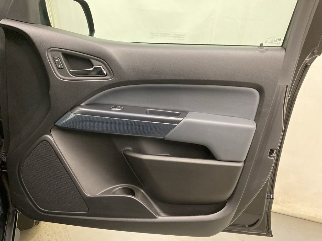 Used 2021 Chevrolet Colorado Z71 w/ Z71 Midnight Edition image 11