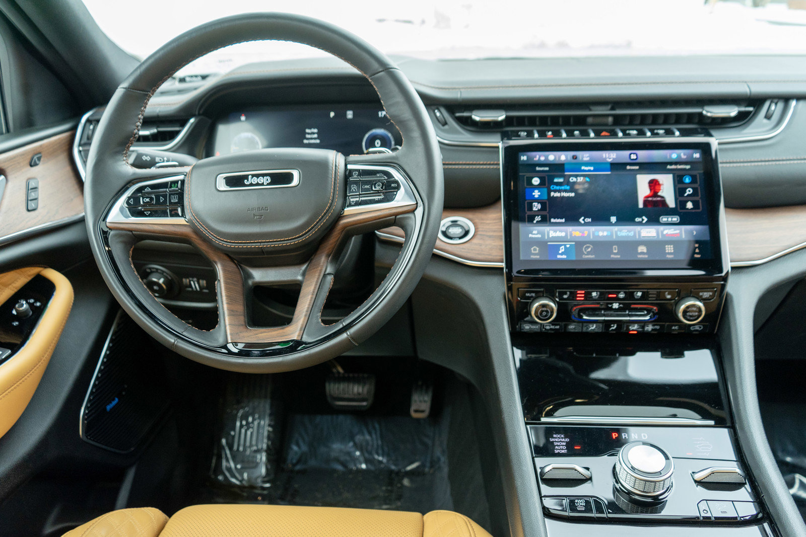 Used 2024 Jeep Grand Cherokee Summit w/ Adv Protech Group IV image 14