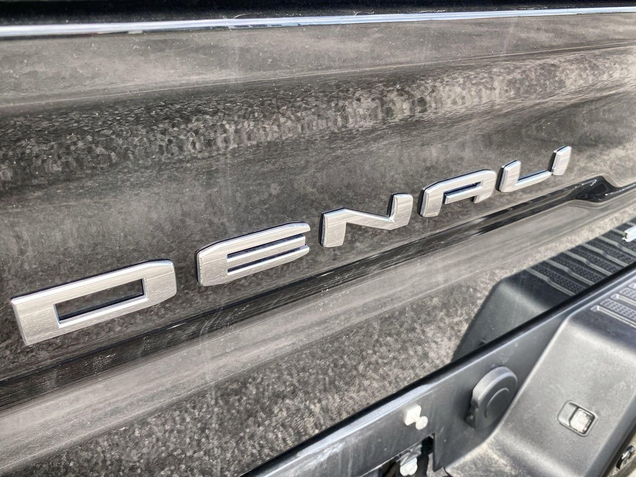 Certified 2025 GMC Sierra 1500 Denali w/ Denali Reserve Package AWD/4WD image 32