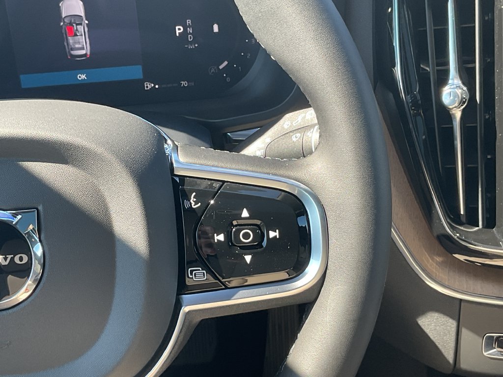 New 2027 Volvo XC60 B5 Plus AWD/4WD image 23