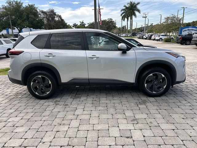 Used 2024 Nissan Rogue SV FWD image 14