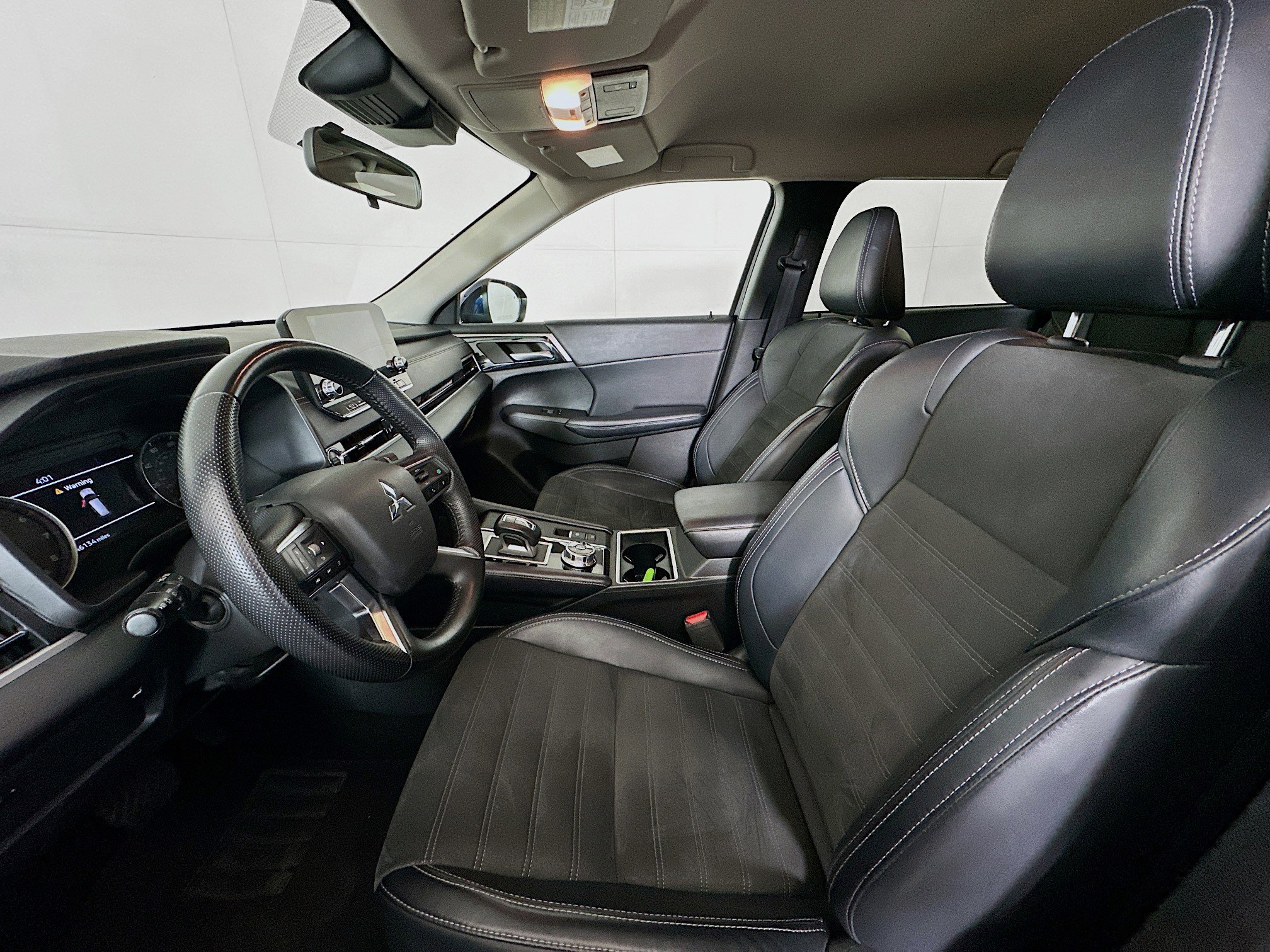 Used 2024 Mitsubishi Outlander SE image 13