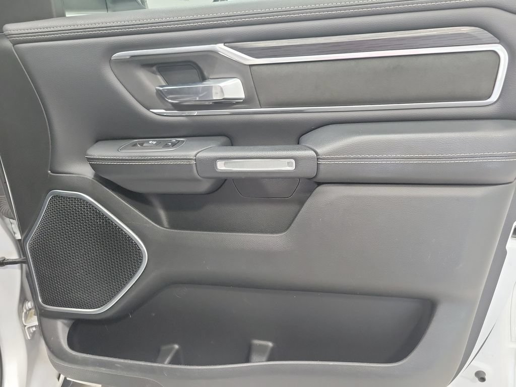 Used 2023 RAM 1500 Laramie AWD/4WD image 23