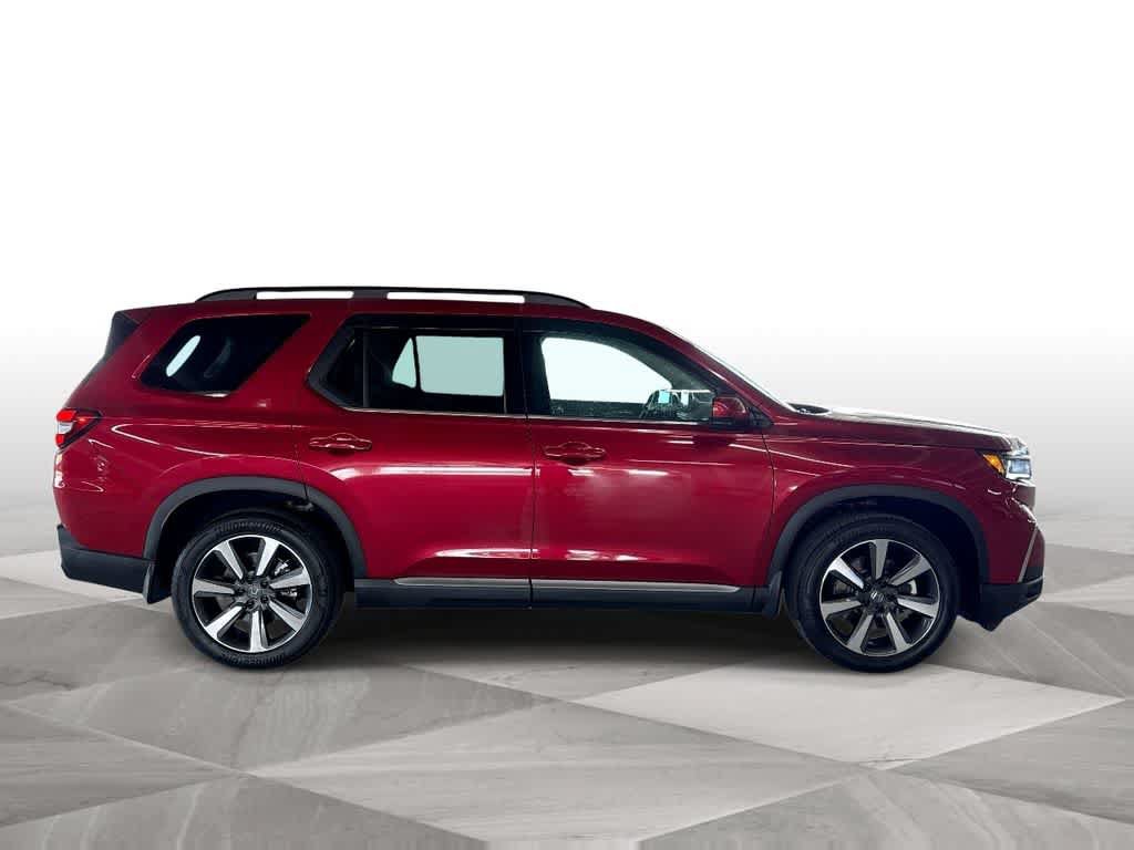 Used 2025 Honda Pilot Elite image 9
