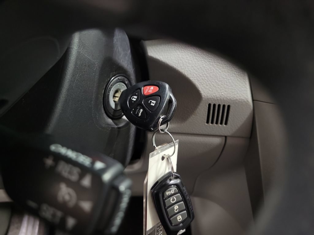 Used 2013 Toyota Corolla LE FWD image 16