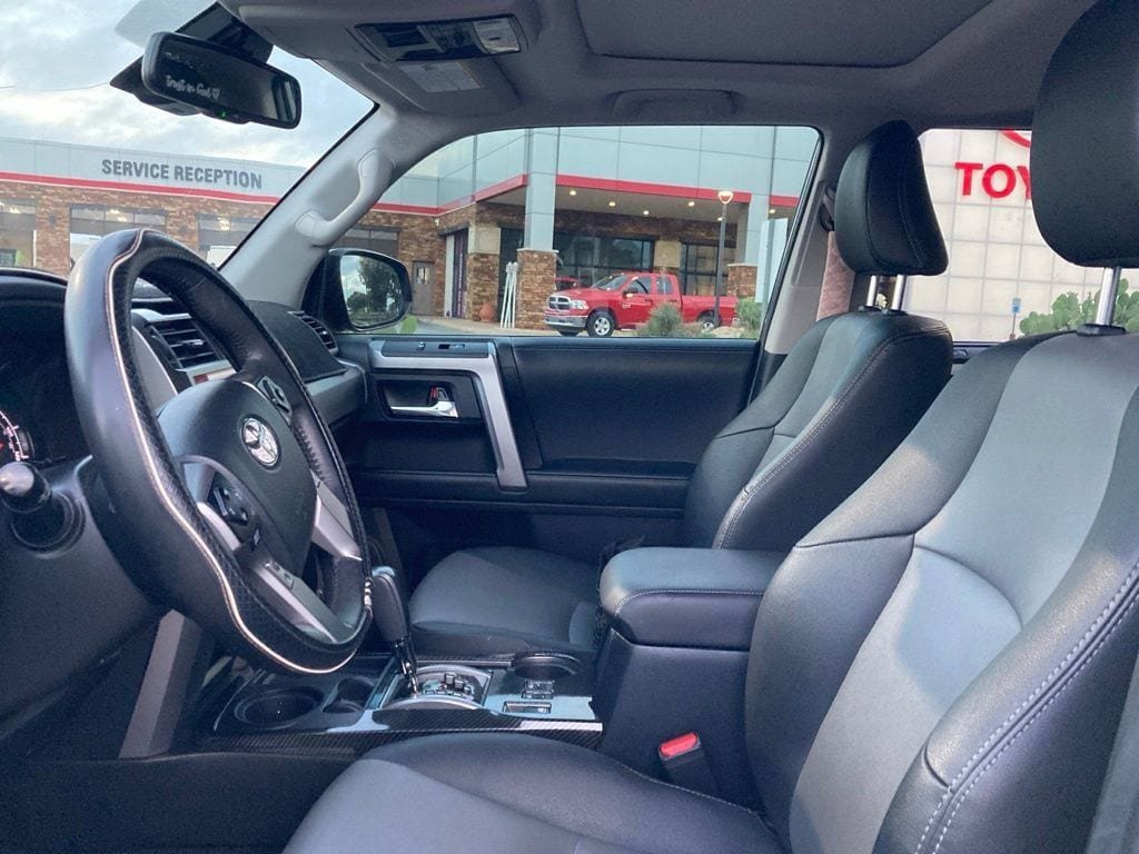 Used 2022 Toyota 4Runner SR5 Premium w/ Moonroof Package RWD image 9
