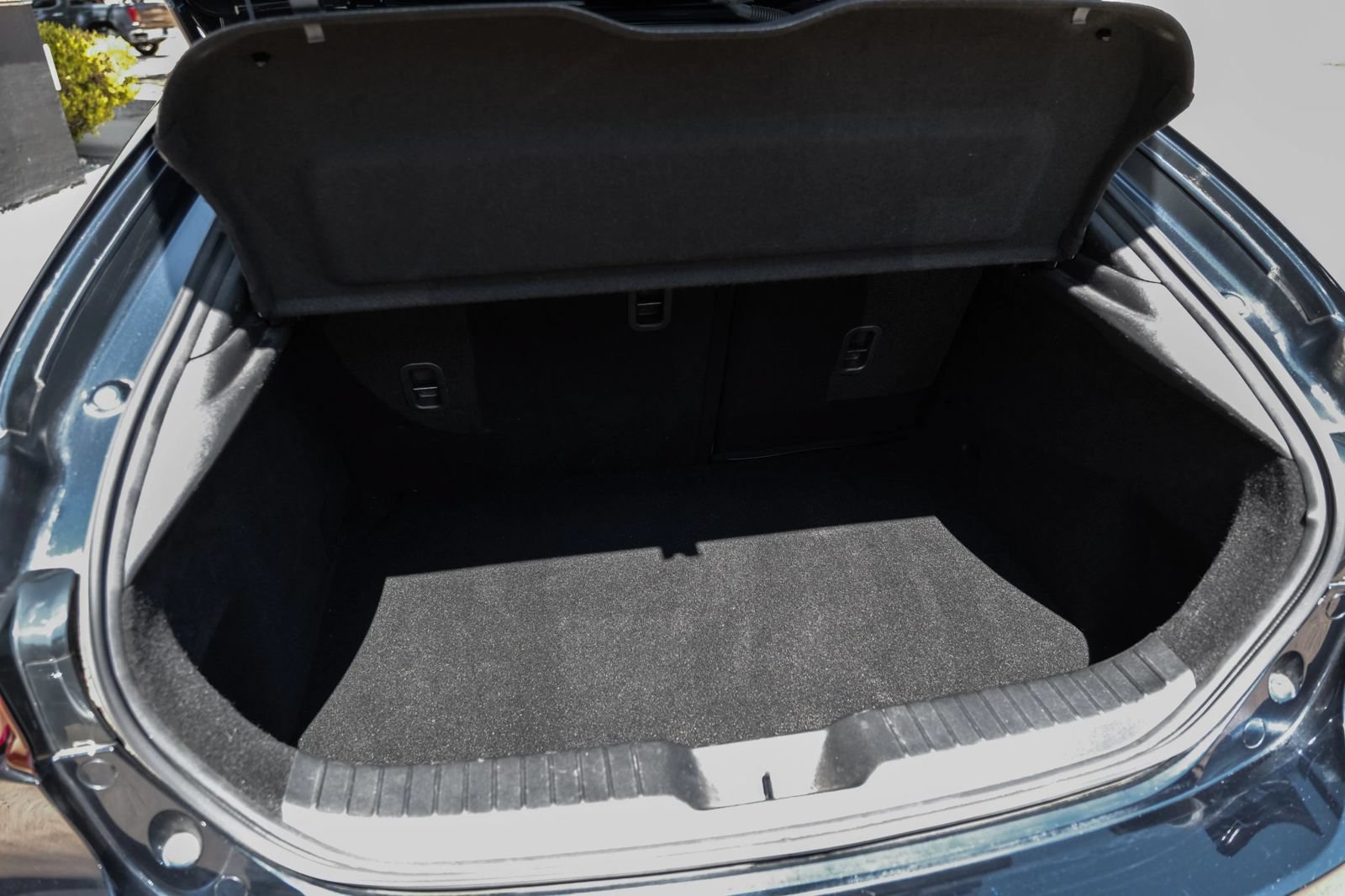 Used 2019 MAZDA MAZDA3 Hatchback w/ Preferred Package FWD image 47