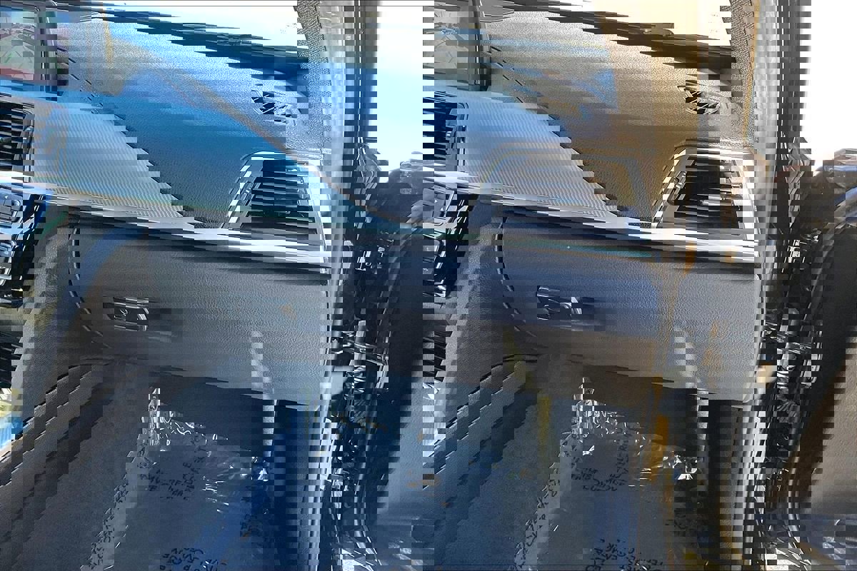 Used 2018 BMW 330i Sedan w/ Shadow Sport Edition image 16