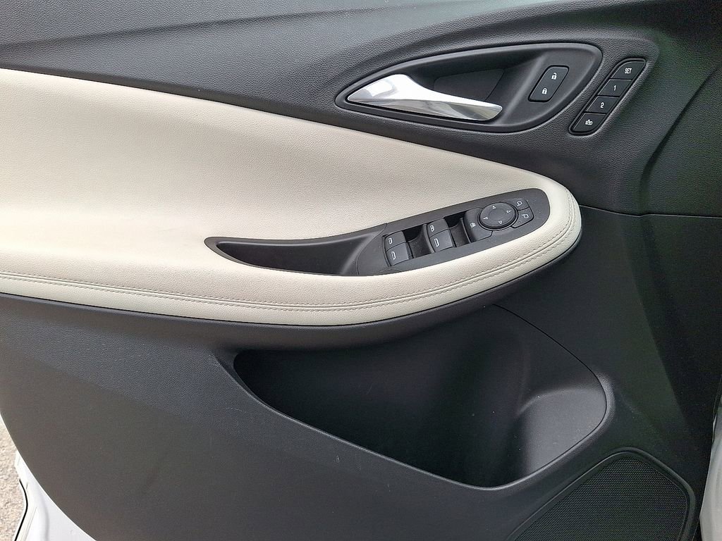 Used 2021 Buick Encore GX Essence w/ Sport Touring Package image 12