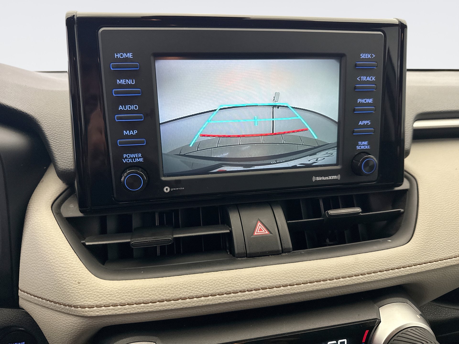Used 2021 Toyota RAV4 XLE AWD/4WD image 15