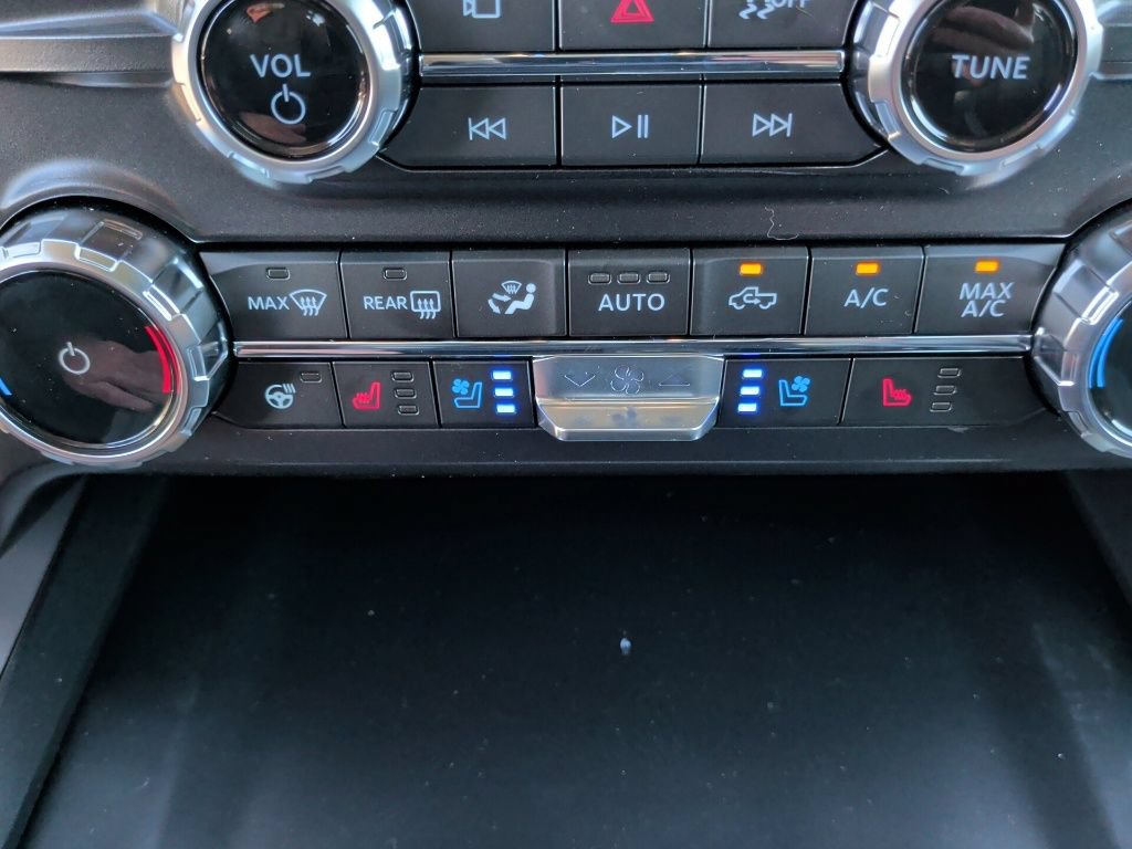 New 2027 Ford F350 Lariat w/ Lariat Premium Package AWD/4WD image 29