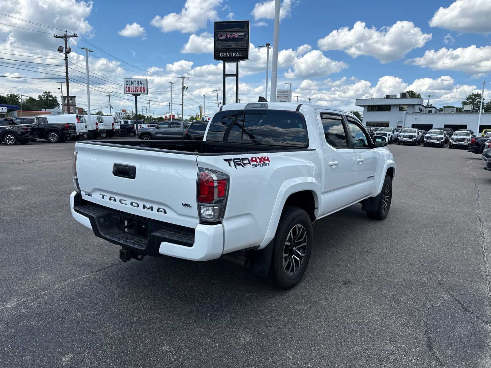 Used 2022 Toyota Tacoma TRD Sport AWD/4WD image 5