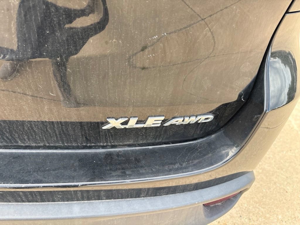 Used 2019 Toyota Highlander XLE AWD/4WD image 28