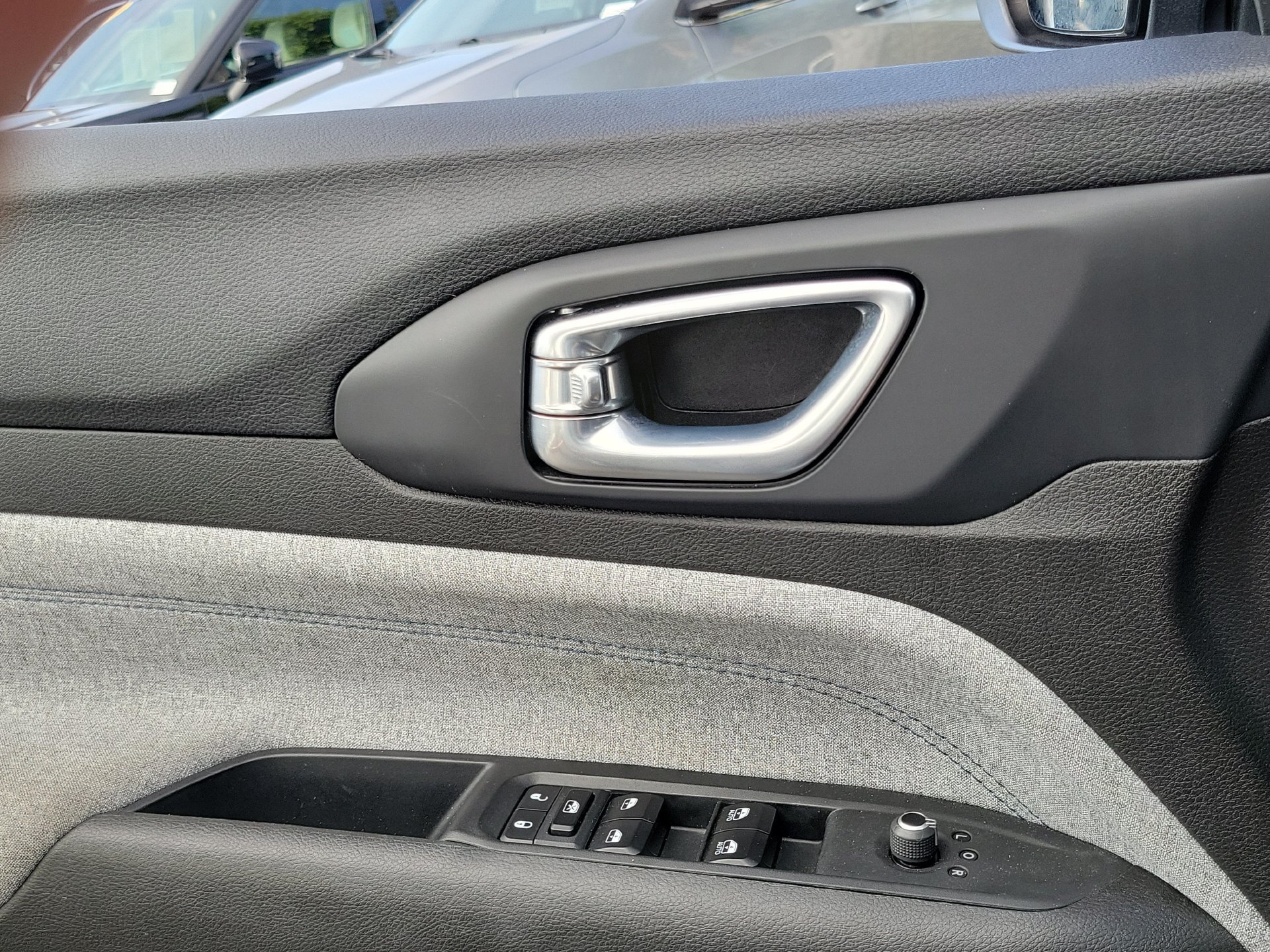 Certified 2024 Jeep Compass Latitude AWD/4WD image 13