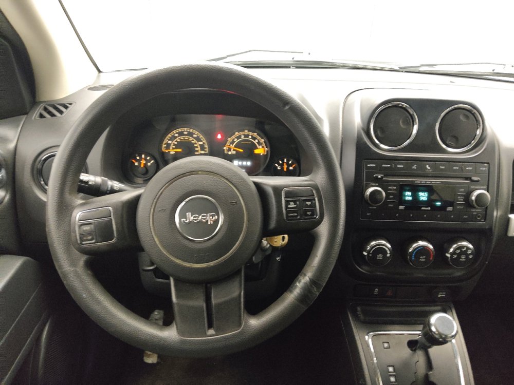 Used 2016 Jeep Compass Sport image 22