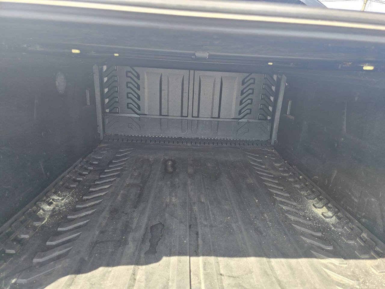 Used 2008 Cadillac Escalade EXT image 16