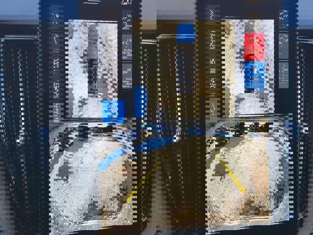 New 2026 Volvo XC60 B5 Plus w/ Protection Package Premier image 27