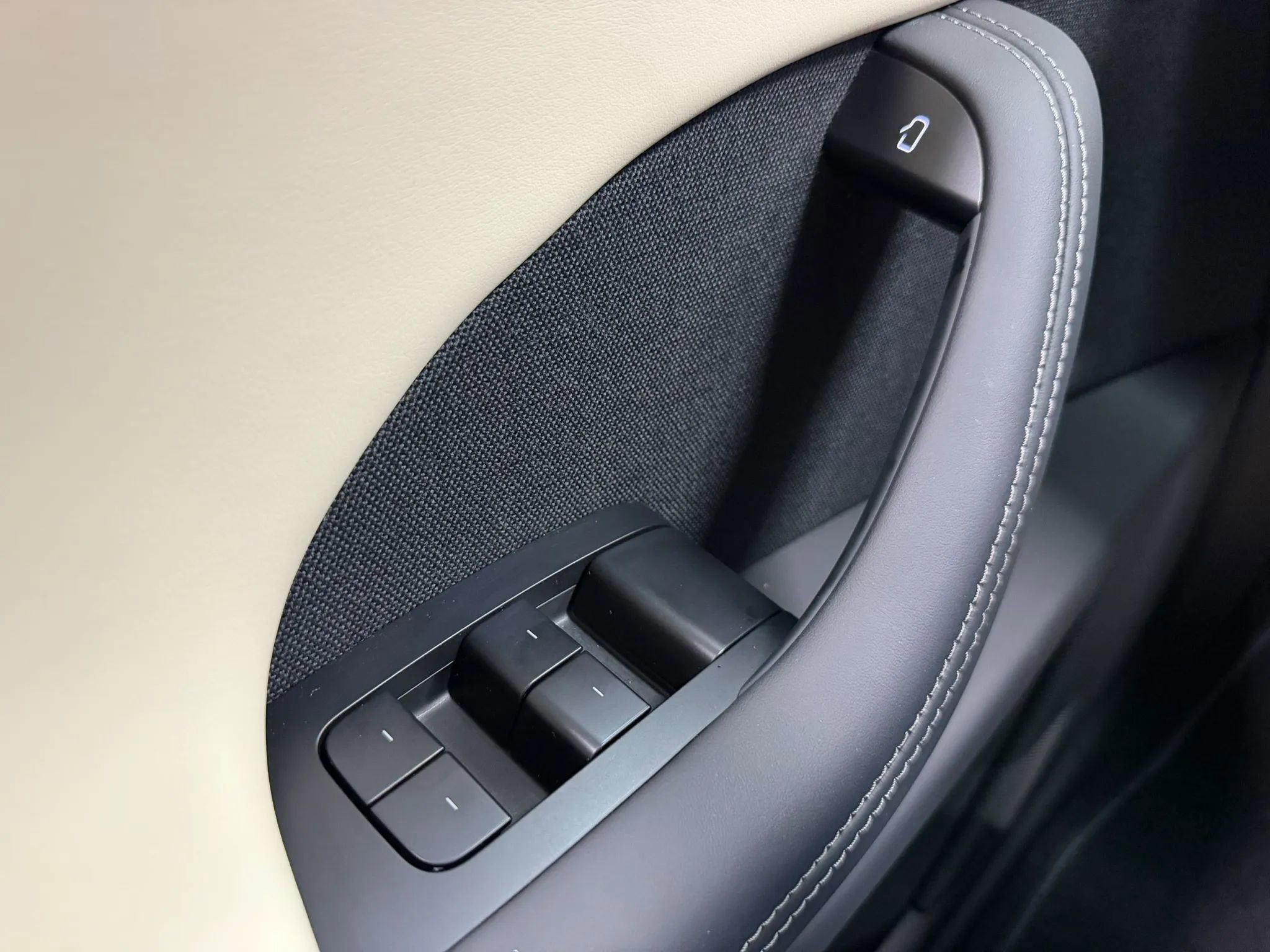 Used 2026 Tesla Model X Sport Utility 4D image 32