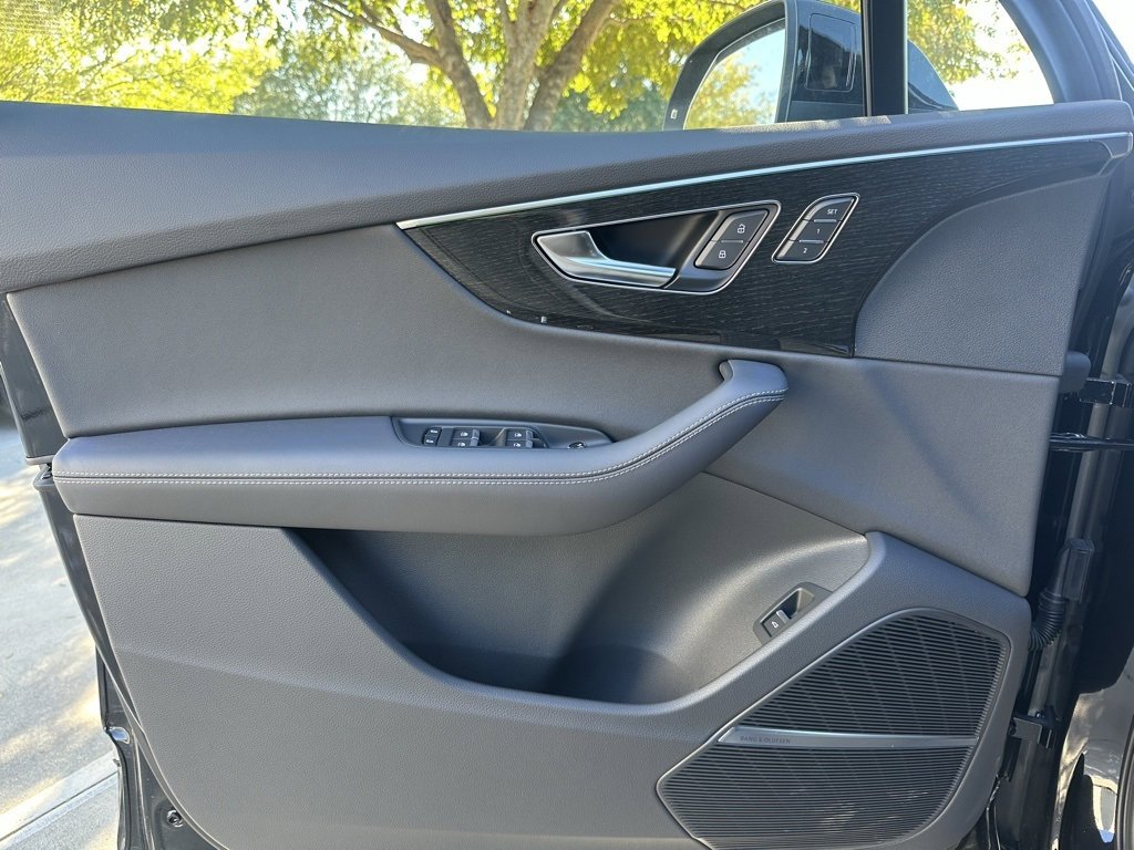 New 2025 Audi Q7 3.0T Premium Plus image 9