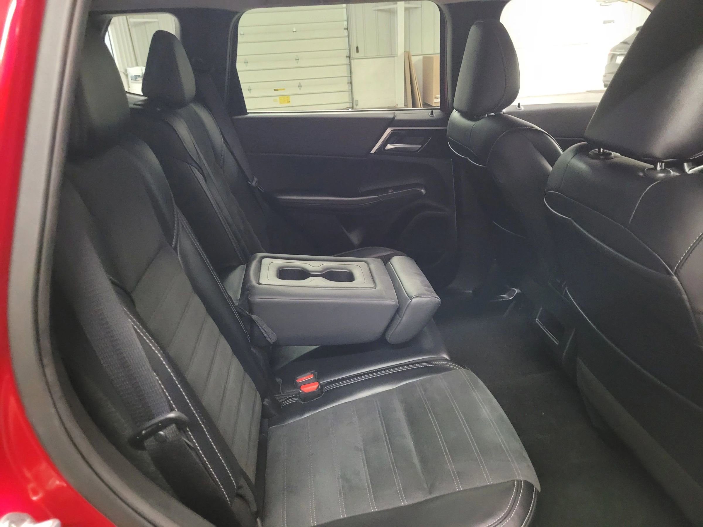 Used 2024 Mitsubishi Outlander SE Black Edition image 30