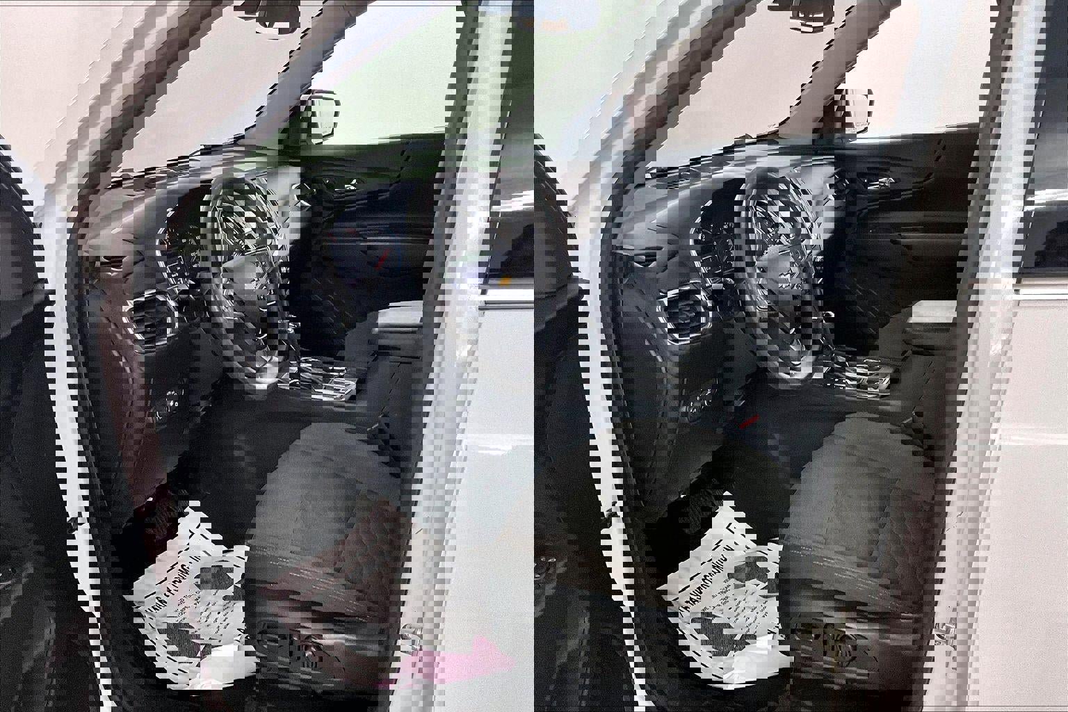 Used 2018 Chevrolet Equinox LT image 17