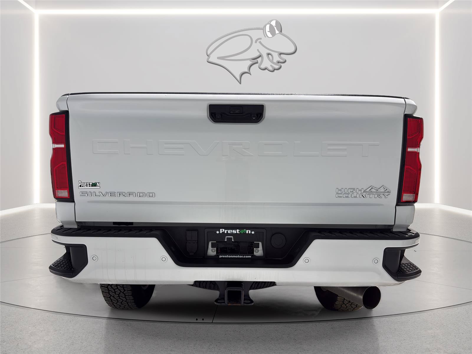 Used 2026 Chevrolet Silverado 2500 High Country w/ Technology Package AWD/4WD image 4