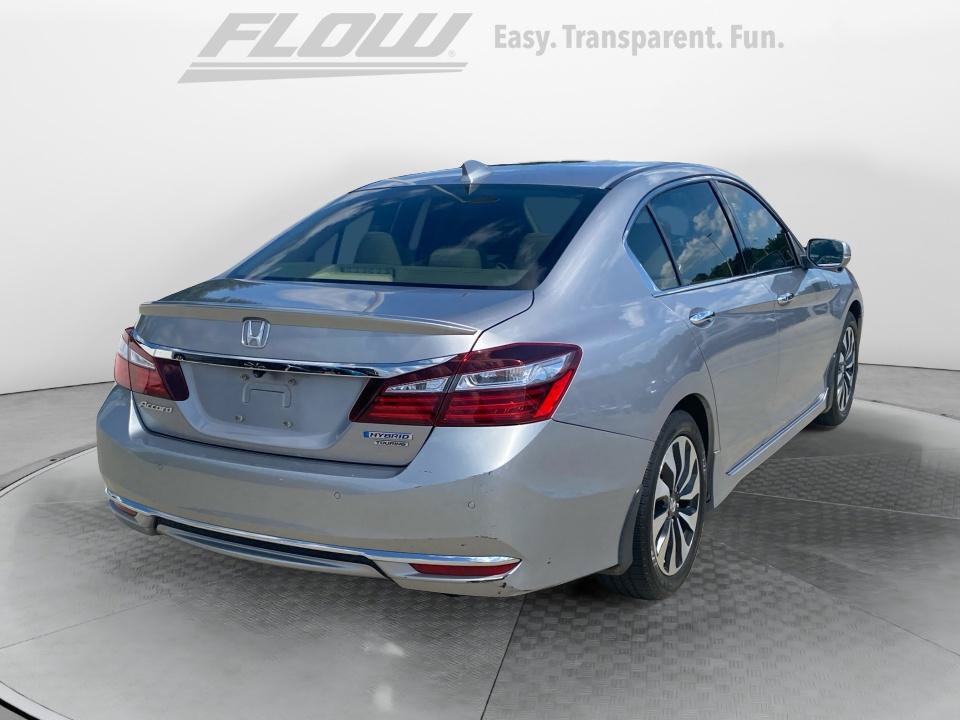 Used 2017 Honda Accord Touring image 9