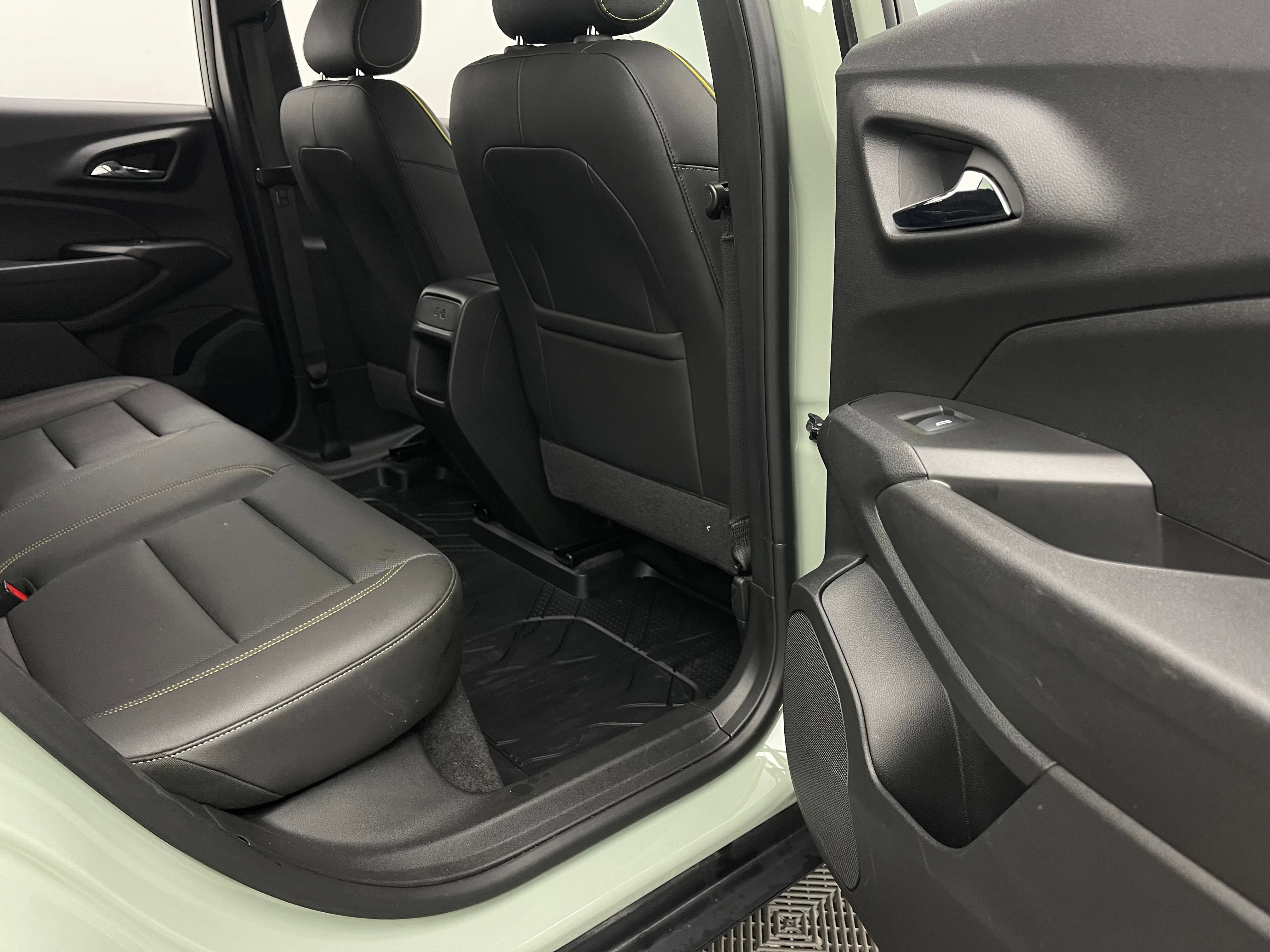 Used 2024 Chevrolet Trax ACTIV w/ Driver Confidence Package FWD image 34