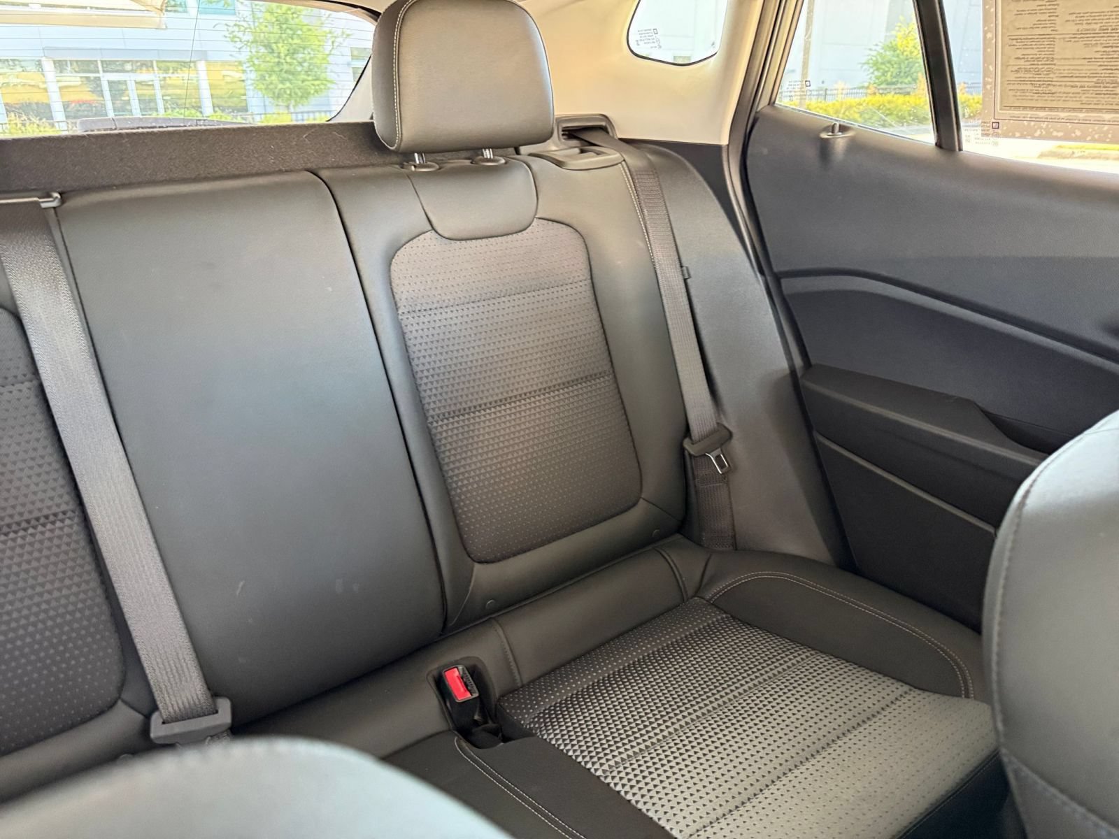 Used 2025 Chevrolet Trax LT FWD image 37
