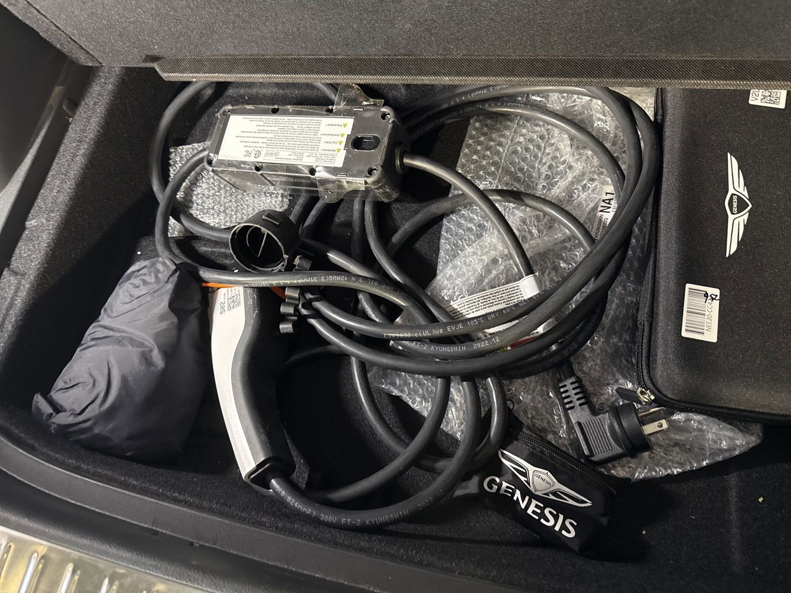 Used 2023 Genesis GV60 Advanced AWD/4WD image 5