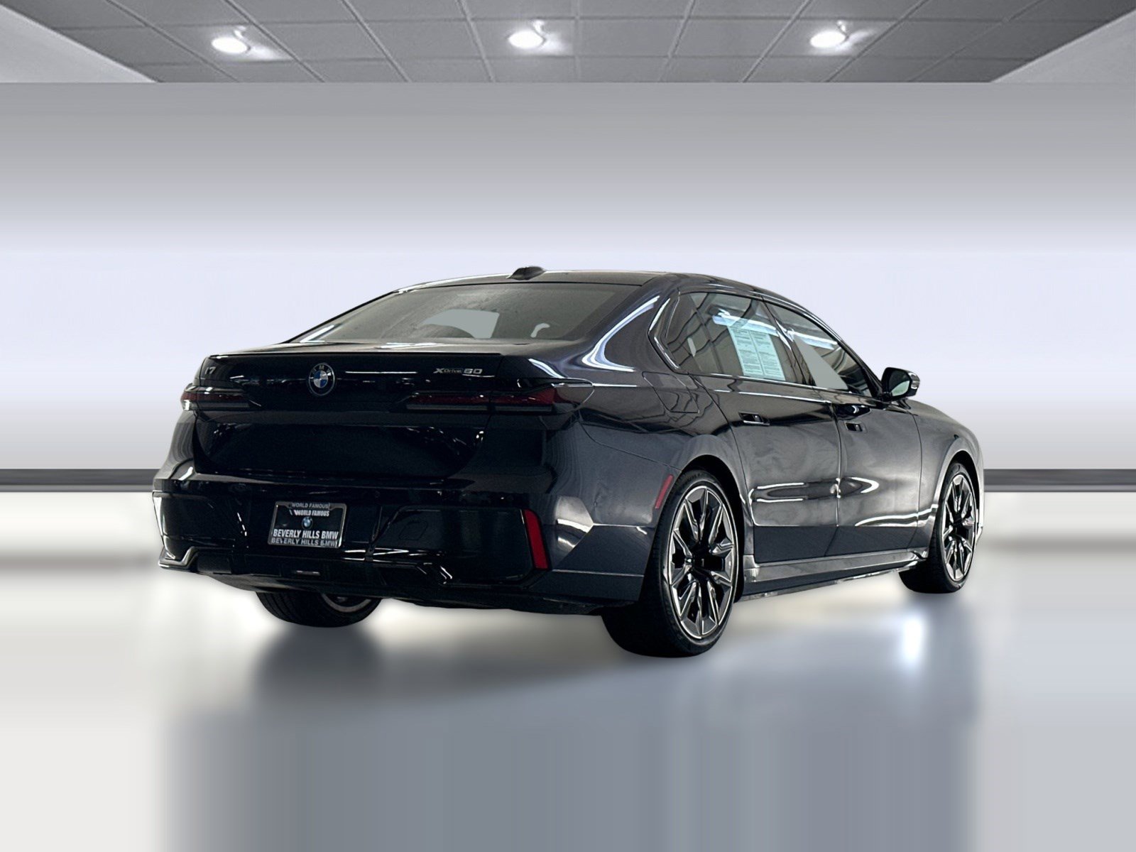 Used 2025 BMW i7 xDrive60 image 8