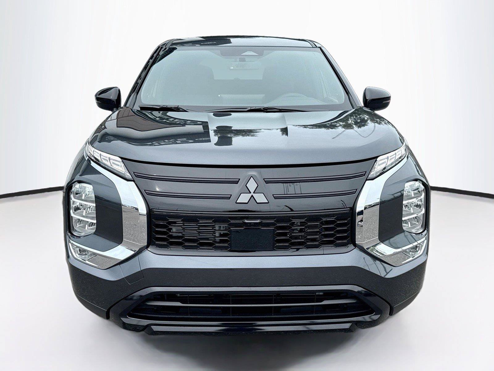 New 2026 Mitsubishi Outlander SE FWD image 8