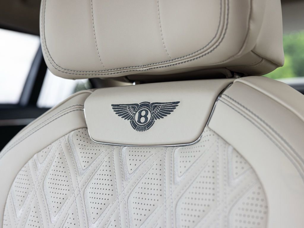 New 2026 Bentley Flying Spur Plug-In Hybrid AWD/4WD image 32
