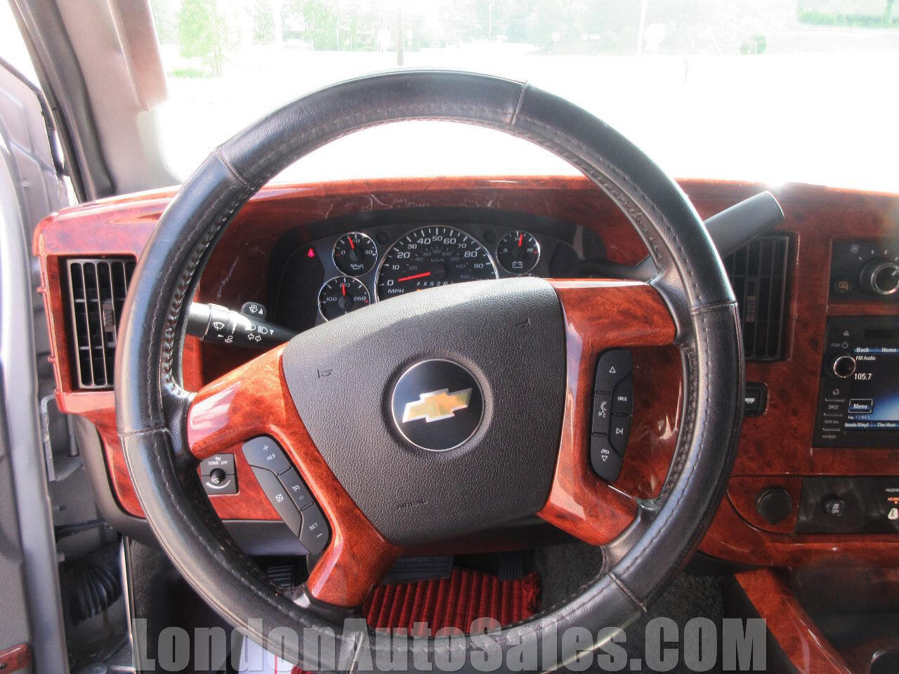 Used 2018 Chevrolet Express 2500 Extended w/ Enhanced Convenience Package image 10