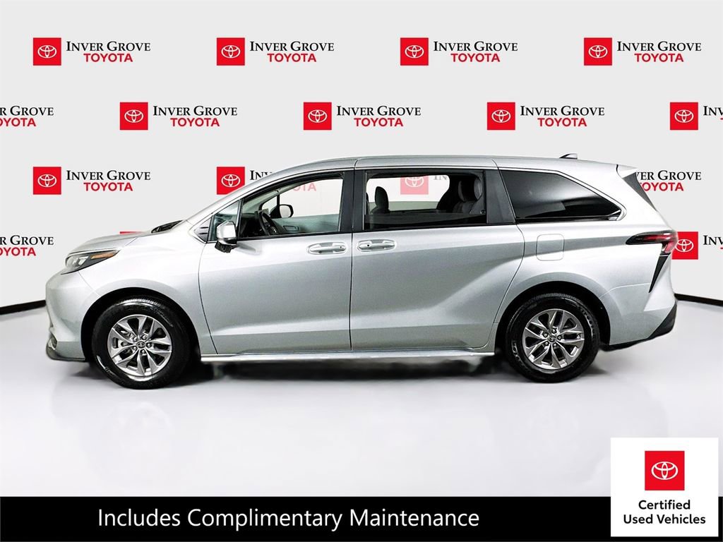 Certified 2025 Toyota Sienna LE image 8