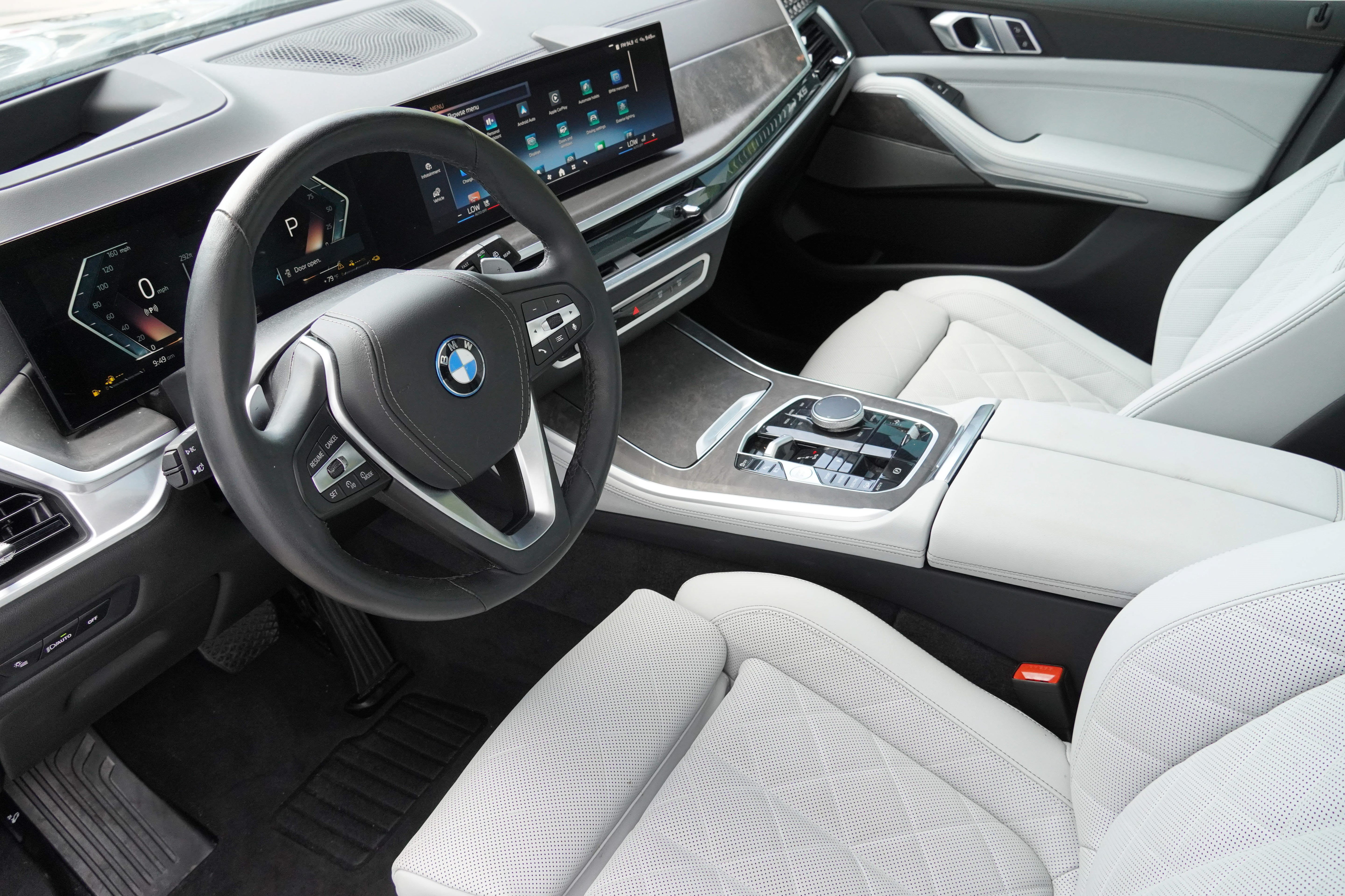 Certified 2025 BMW X5 xDrive50e w/ Climate Comfort Package AWD/4WD image 6