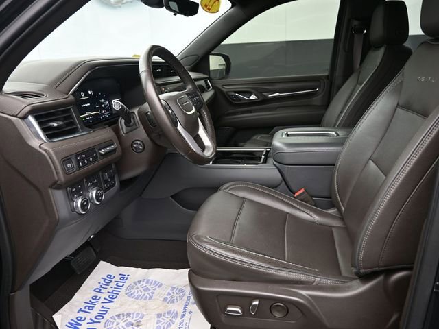Used 2022 GMC Yukon Denali w/ Denali Premium Package image 17