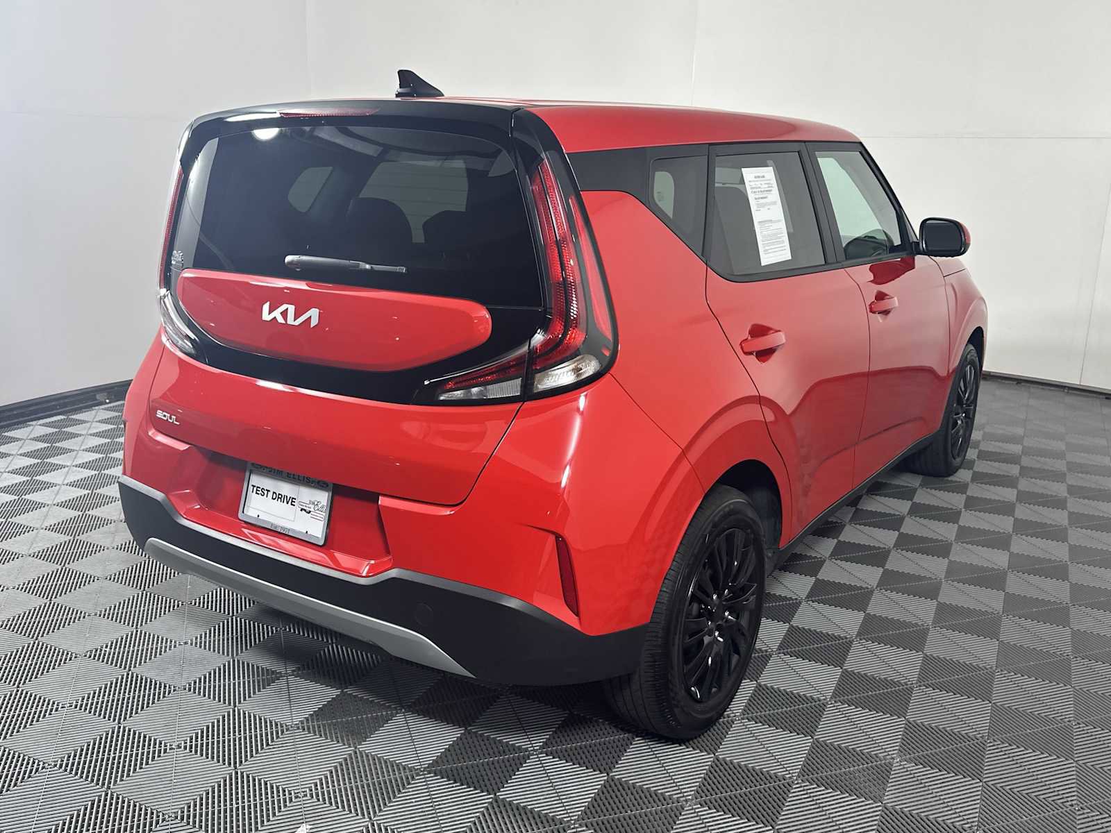 Used 2023 Kia Soul LX FWD image 8