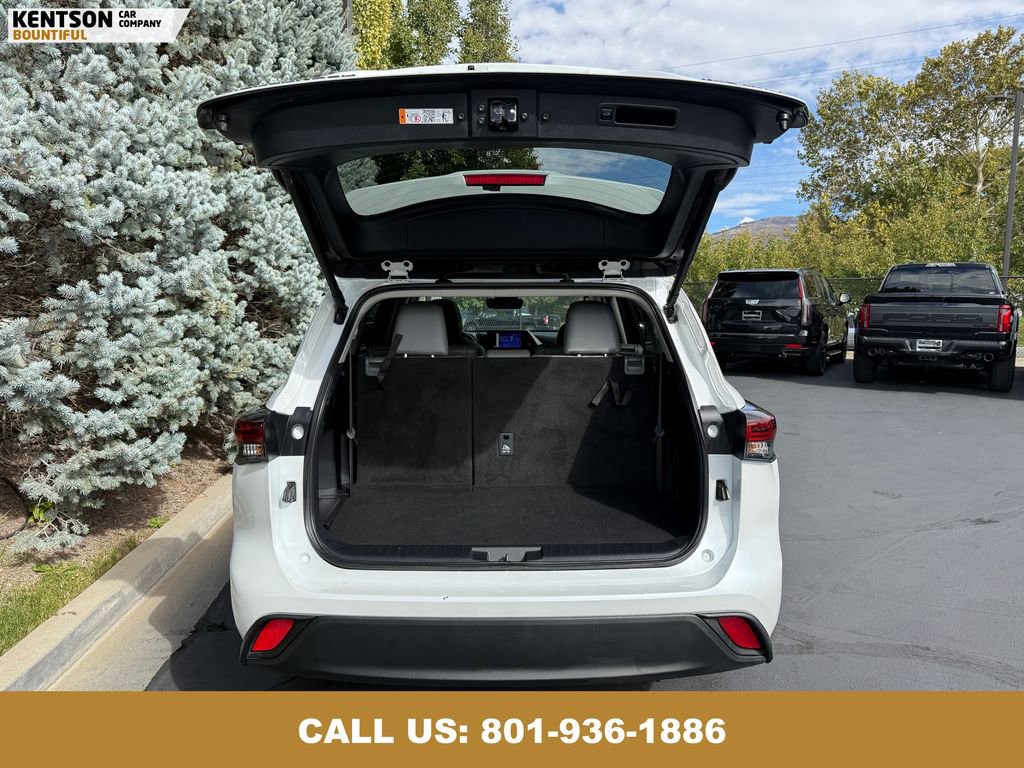Used 2025 Toyota Highlander XLE image 40