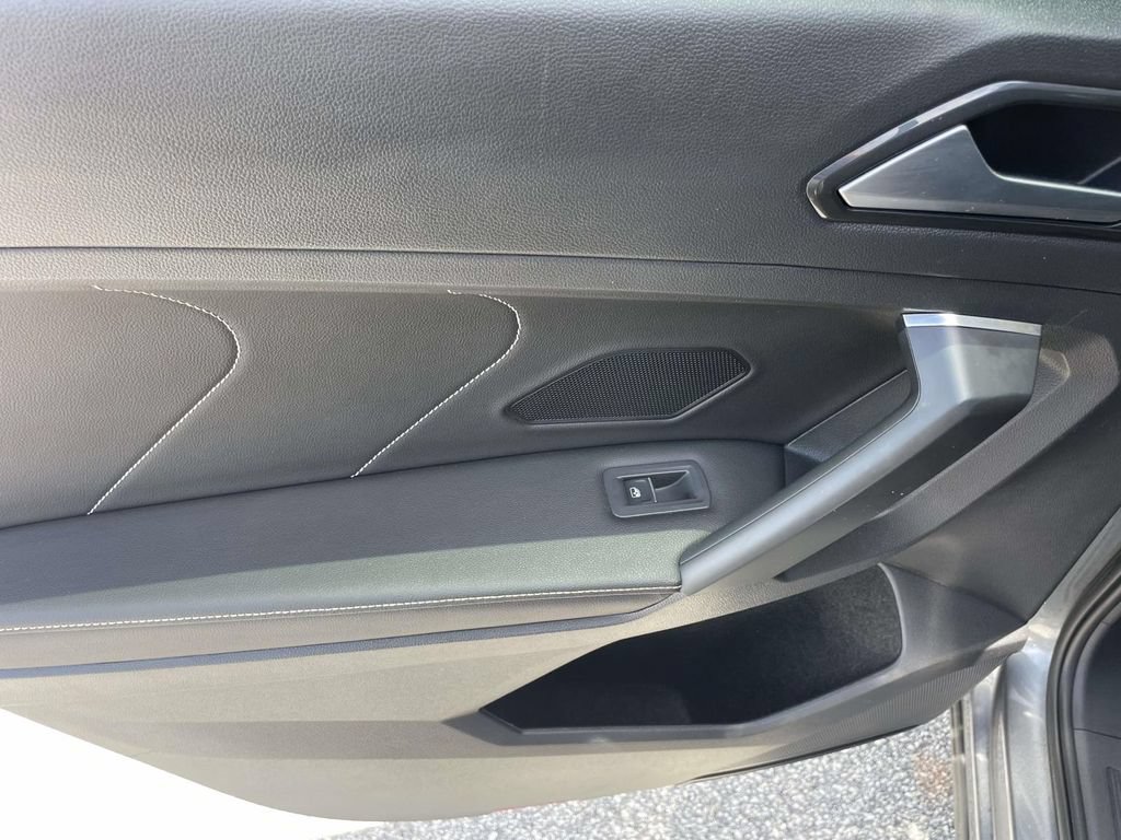 Used 2022 Volkswagen Tiguan SE FWD image 14