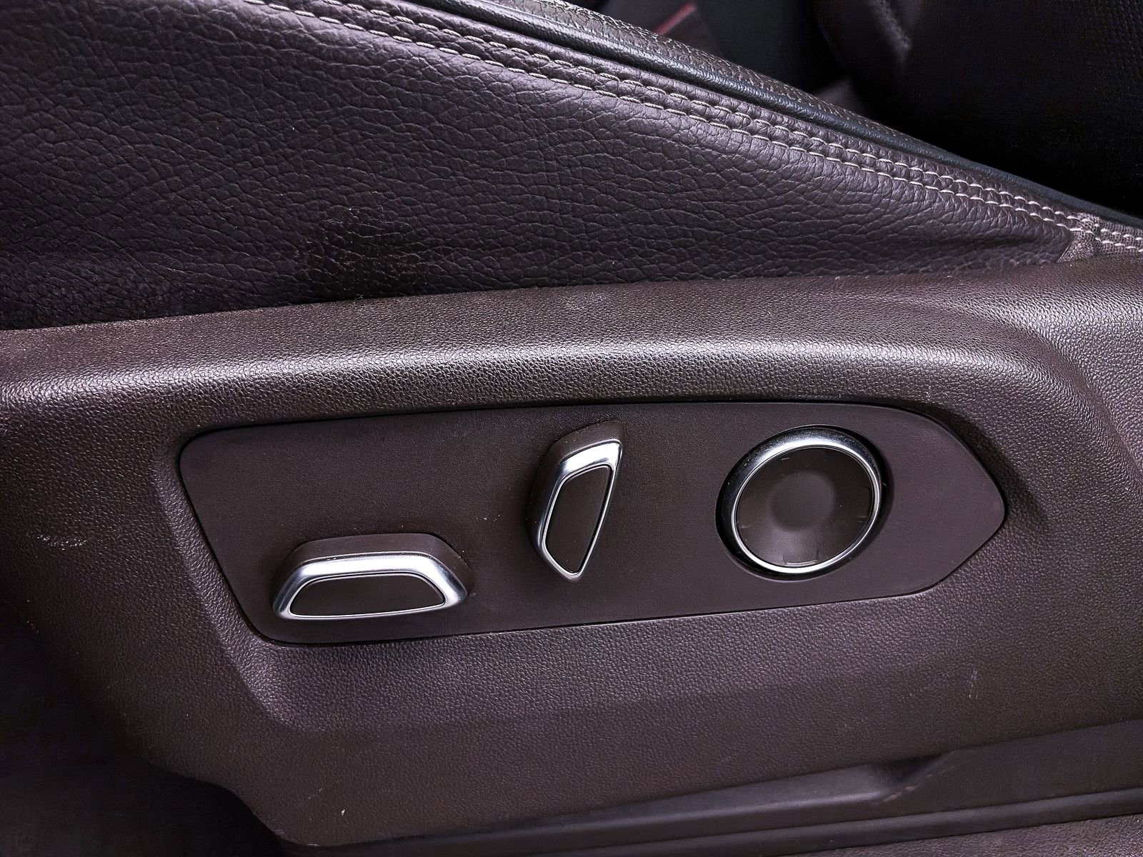 Used 2021 GMC Yukon XL Denali w/ Denali Premium Package image 20