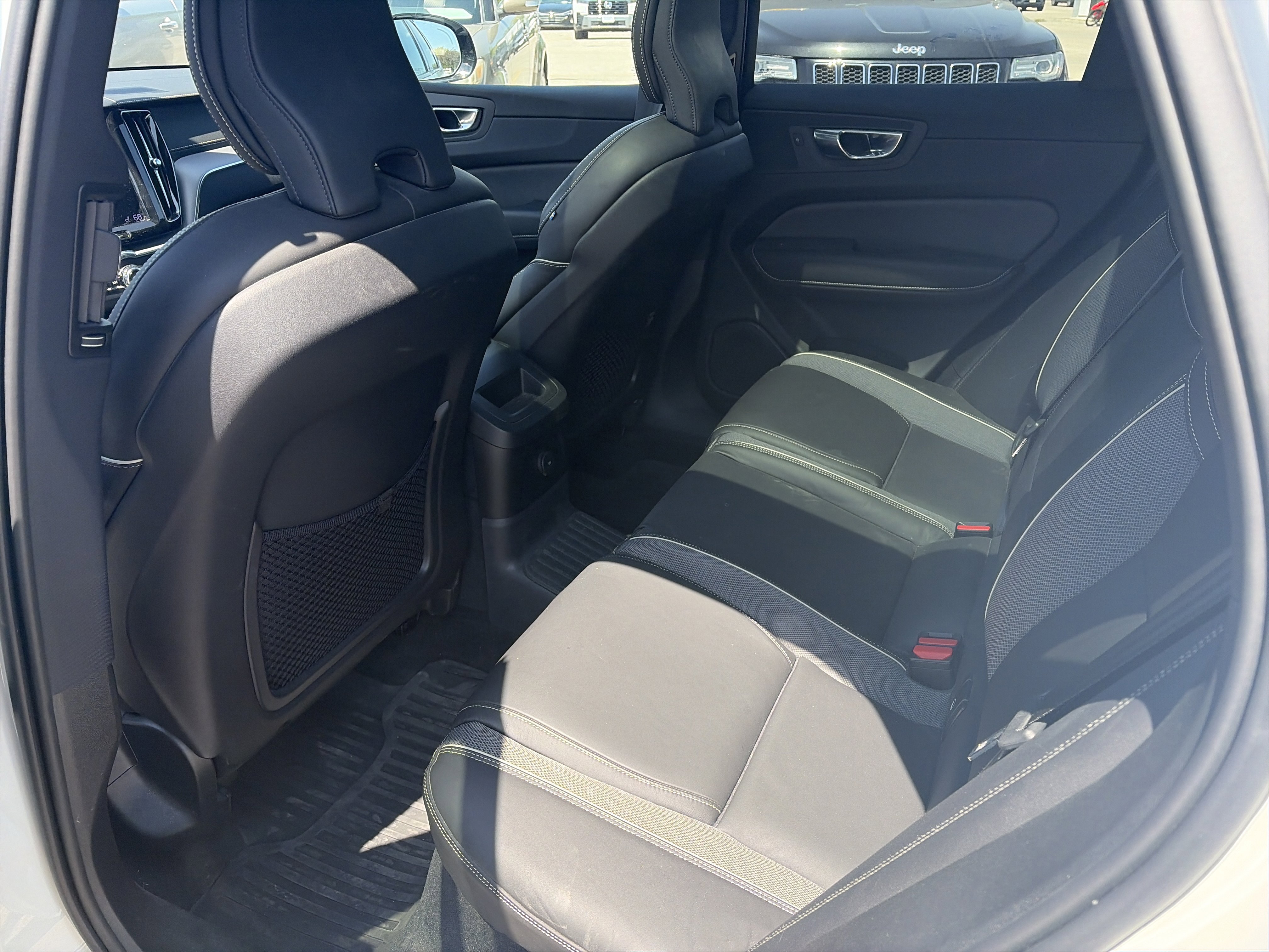 Used 2021 Volvo XC60 T8 R-Design w/ Protection Package Premier AWD/4WD image 19