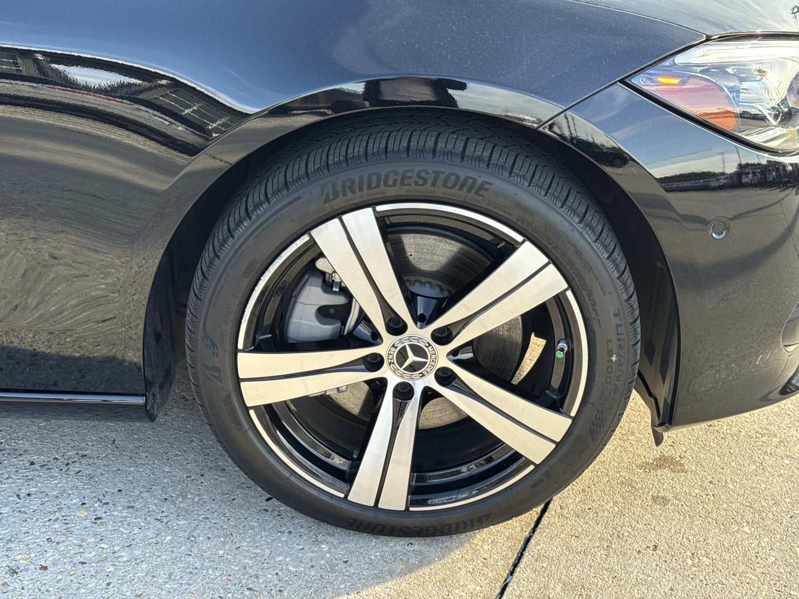 Used 2025 Mercedes-Benz C 300 Sedan image 4
