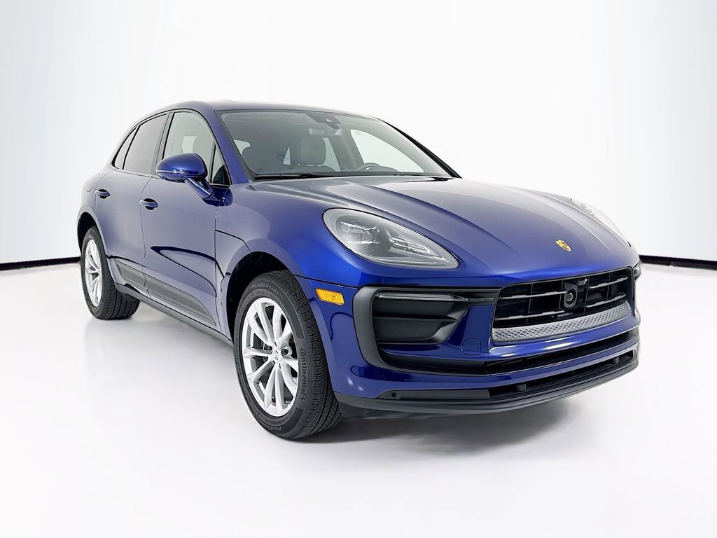 Certified 2025 Porsche Macan image 7