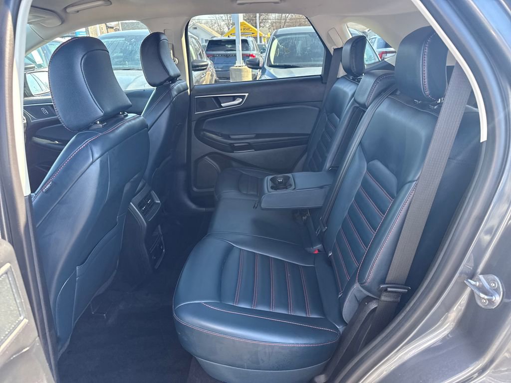Used 2024 Ford Edge SEL w/ Sport Appearance Package image 16