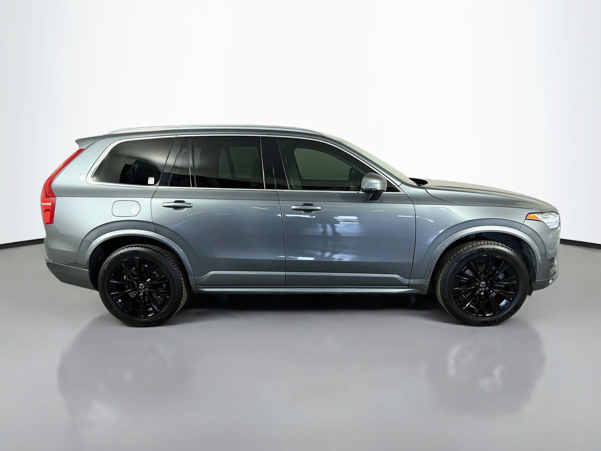 Used 2020 Volvo XC90 T5 Momentum w/ Protection Package Premier AWD/4WD image 5